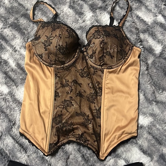 Vintage Victorias Secret Black and Gold Corset set - Picture 2 of 10
